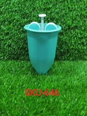 Easy-to-use Medu Vada Maker with a simple press mechanism for perfect shapes.